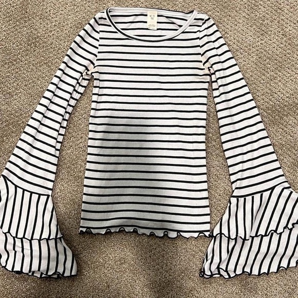 Free people ruffle sleeve top - Picture 1 of 2